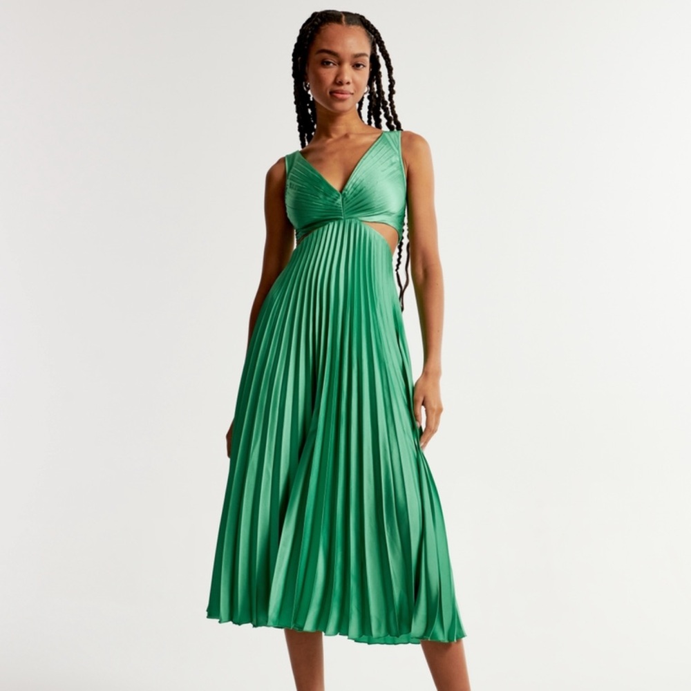 The Abercrombie and Fitch Pleated Maxi Dress
Wedding Guest Dress